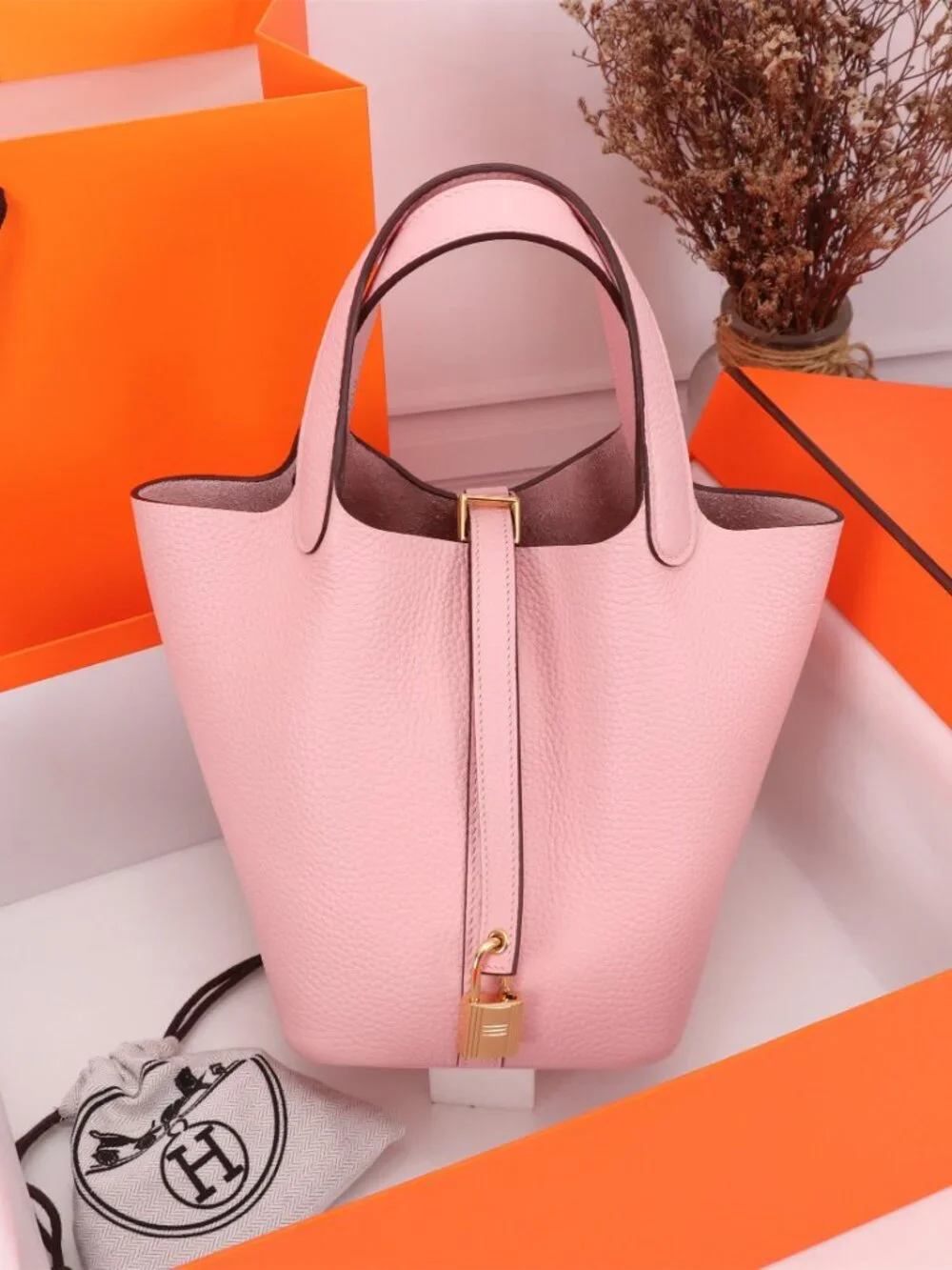 Classic Hermes Bags: A Stylish and Versatile Choice for Elegance